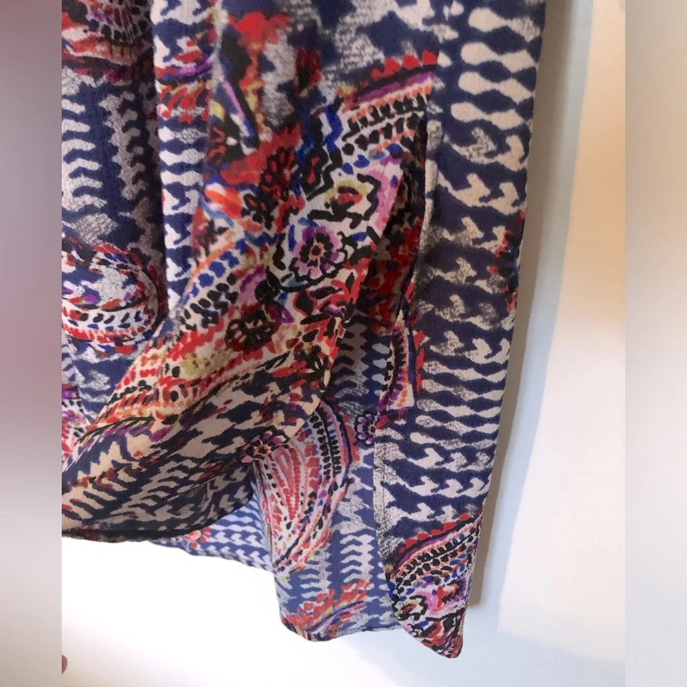 Vibrant Blue and Red Paisley Tunic with 3/4 Sleeves Lightweight & Flowy - Picture 6 of 10